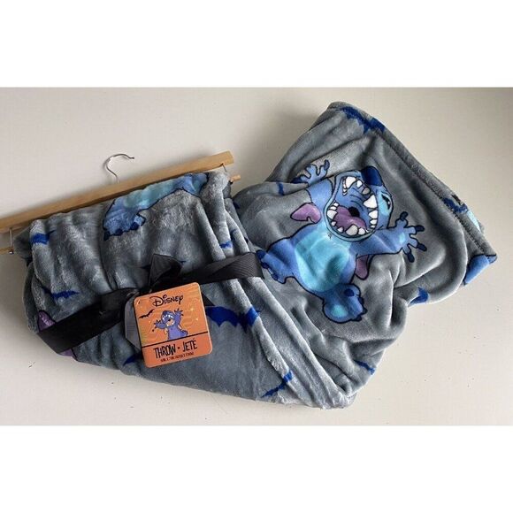 Disney Stitch Halloween Bats Dark Gray Soft Plush Throw Blanket 60” x 70” NEW - Picture 1 of 12